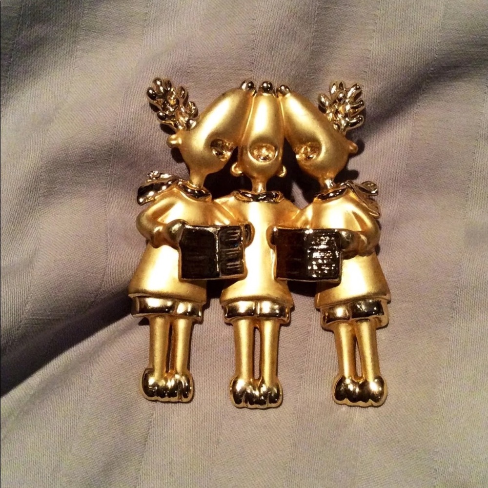 Reindeer Caroling 🎄 Pin